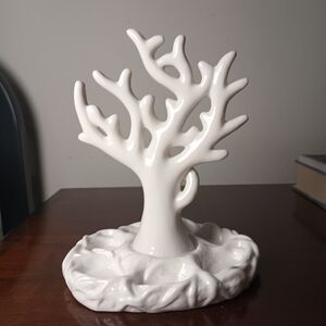 Elegant White Coral Jewelry Holder
